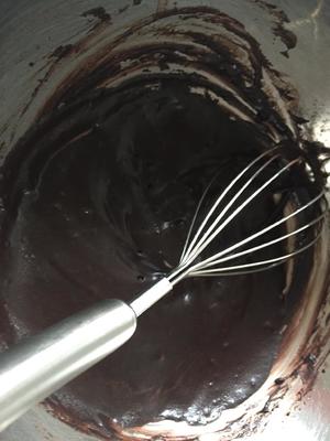 巧克力海绵杯子蛋糕的做法 步骤2