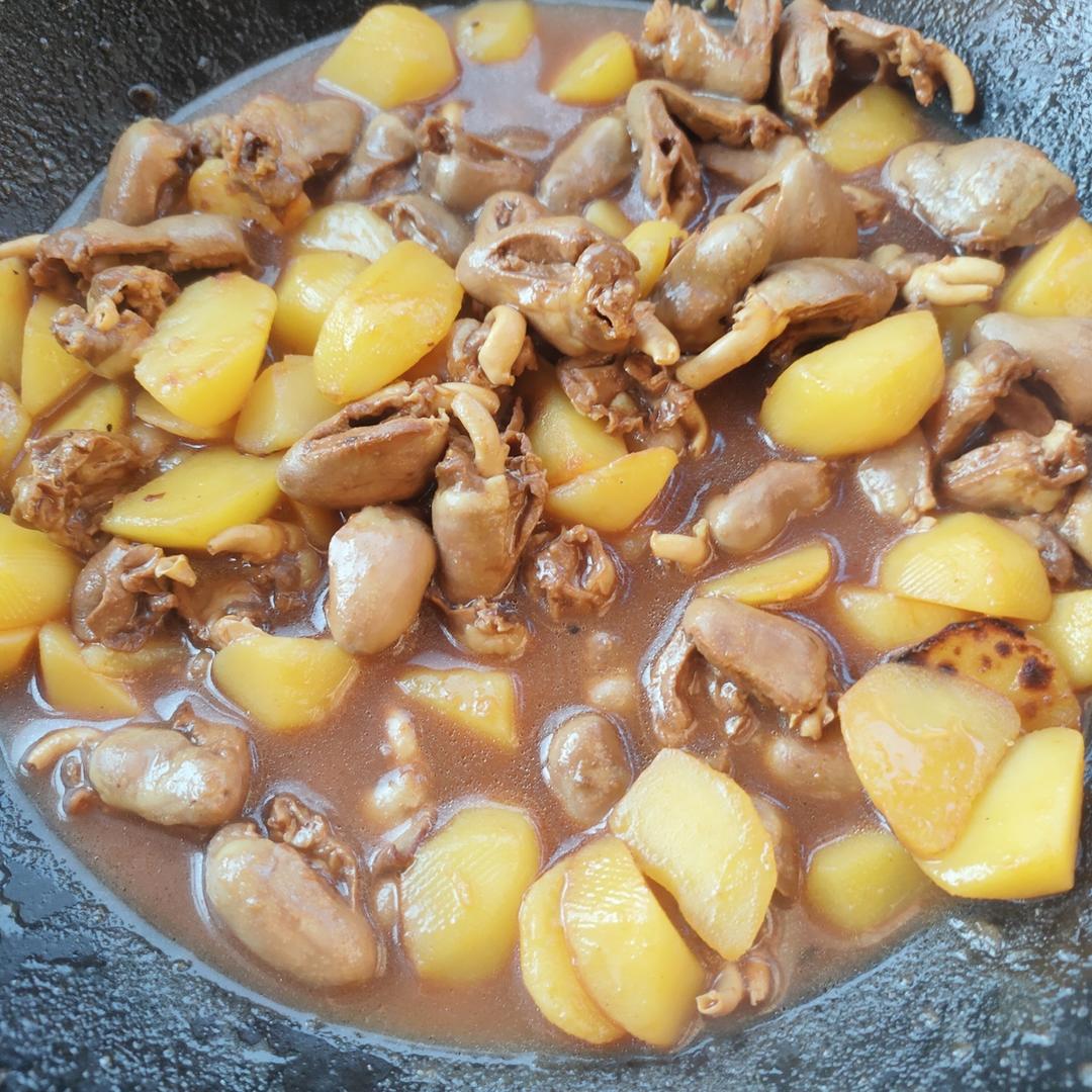 鸡心炖土豆