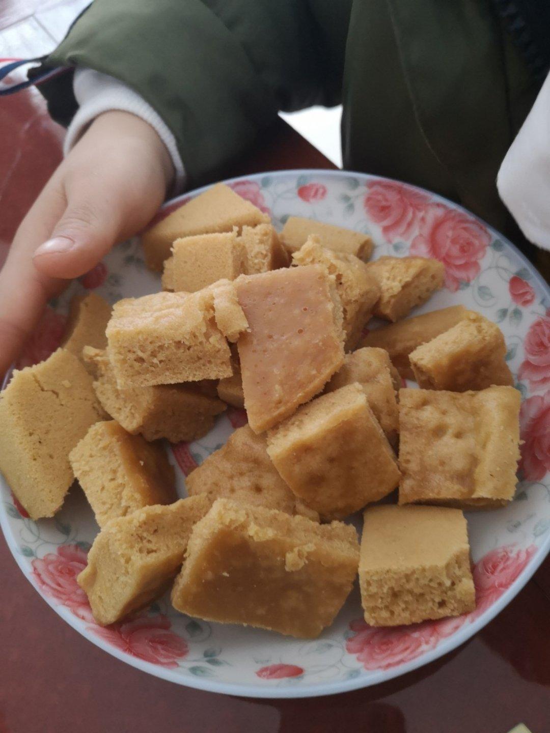 蒸马拉糕，3分钟拌好面糊上锅一蒸，又软又香，比蛋糕可简单多了