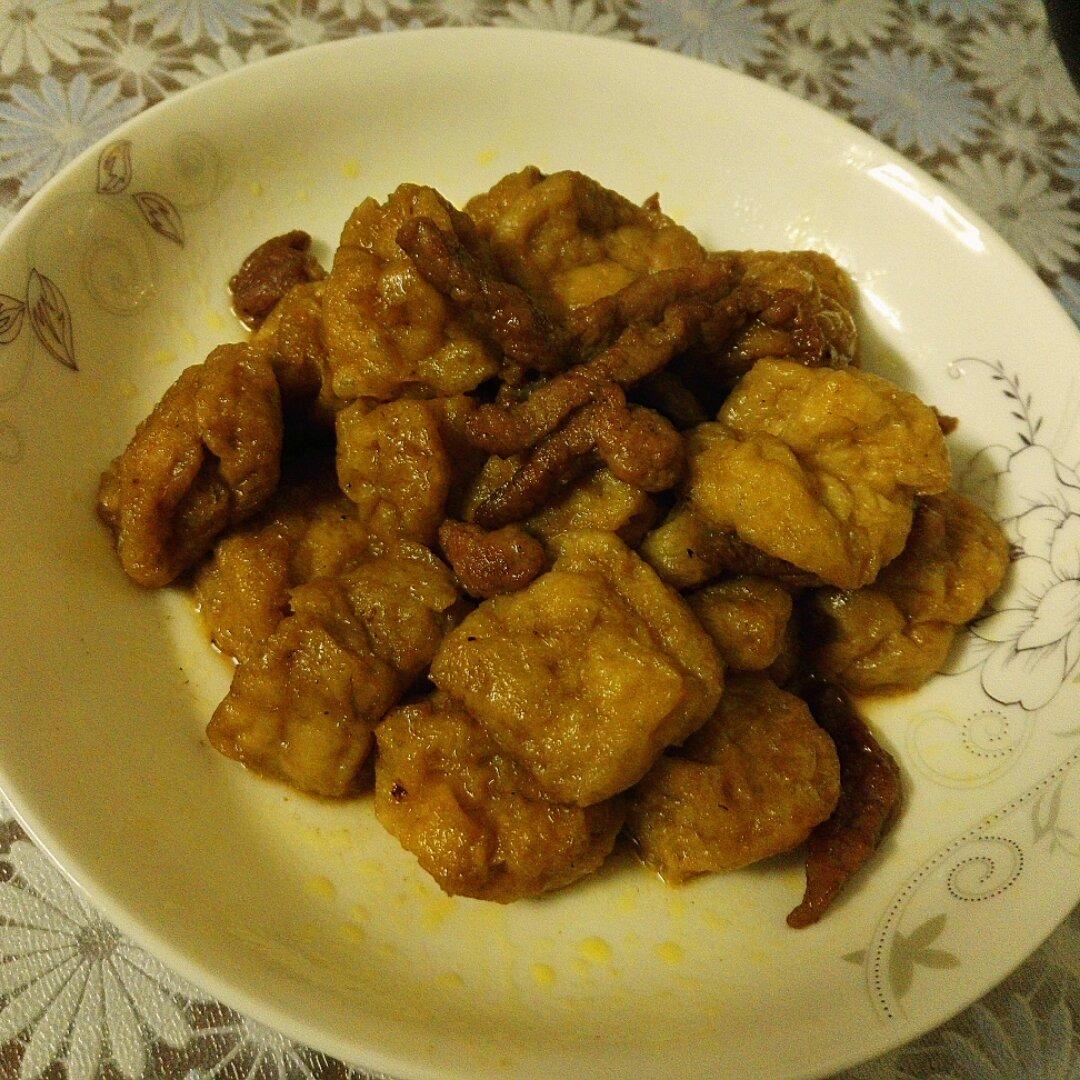 豆腐泡炒肉片