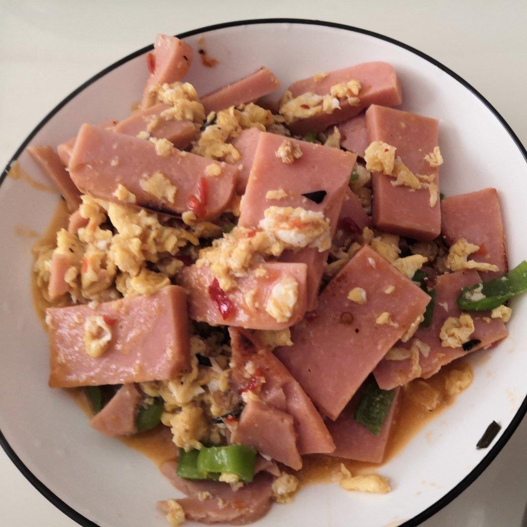 火腿鸡蛋炒辣椒