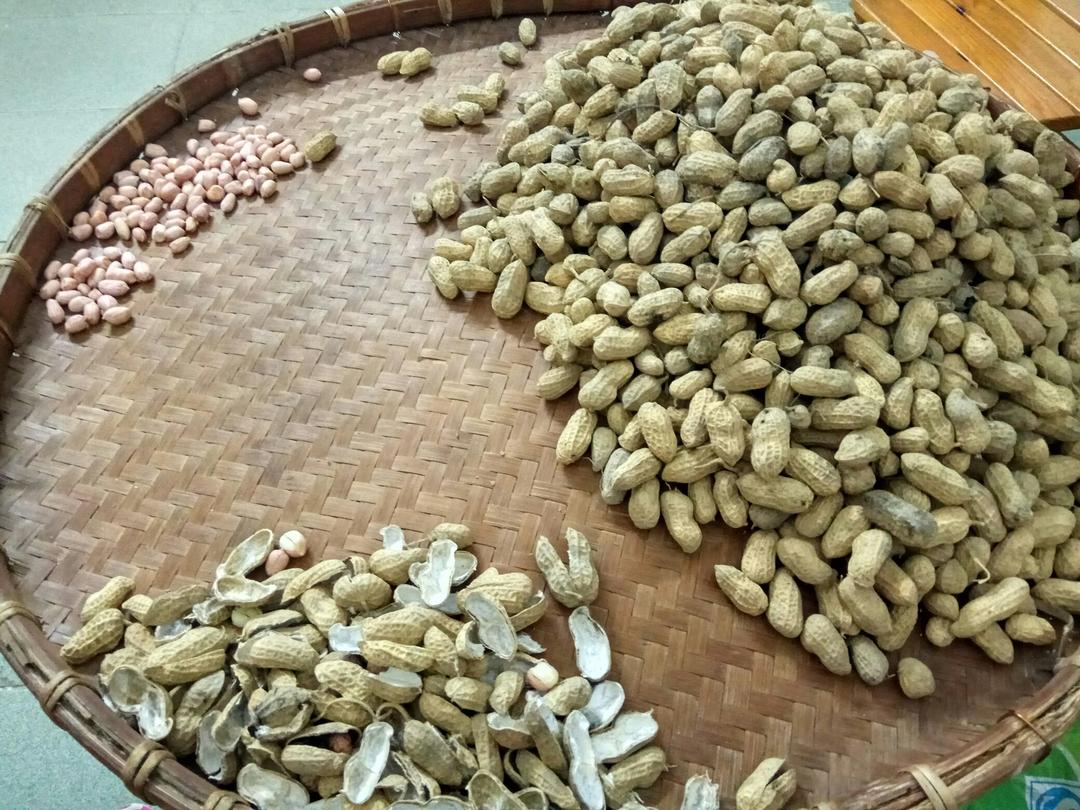 烤花生和剥花生