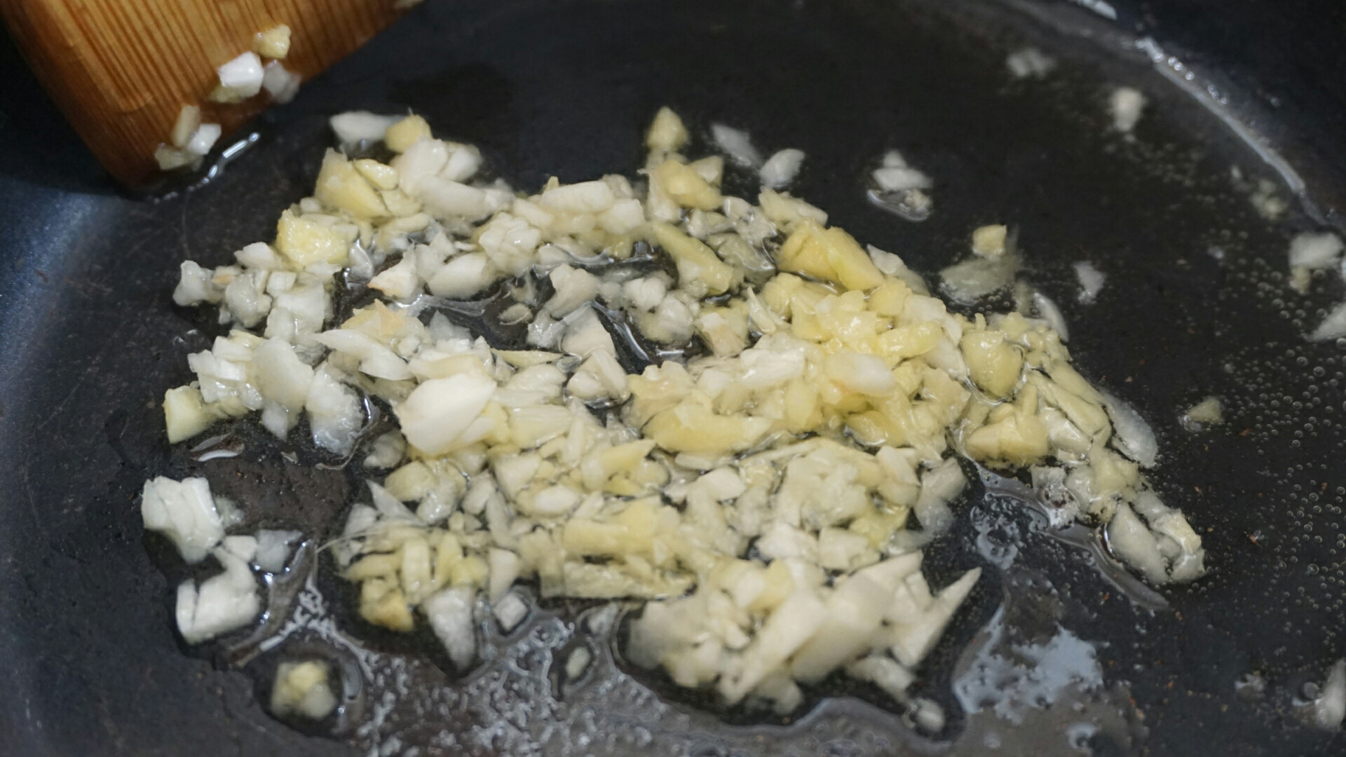 日式鲜虾时蔬豆腐煲+太太乐鲜鸡汁芝麻香油的做法 步骤6