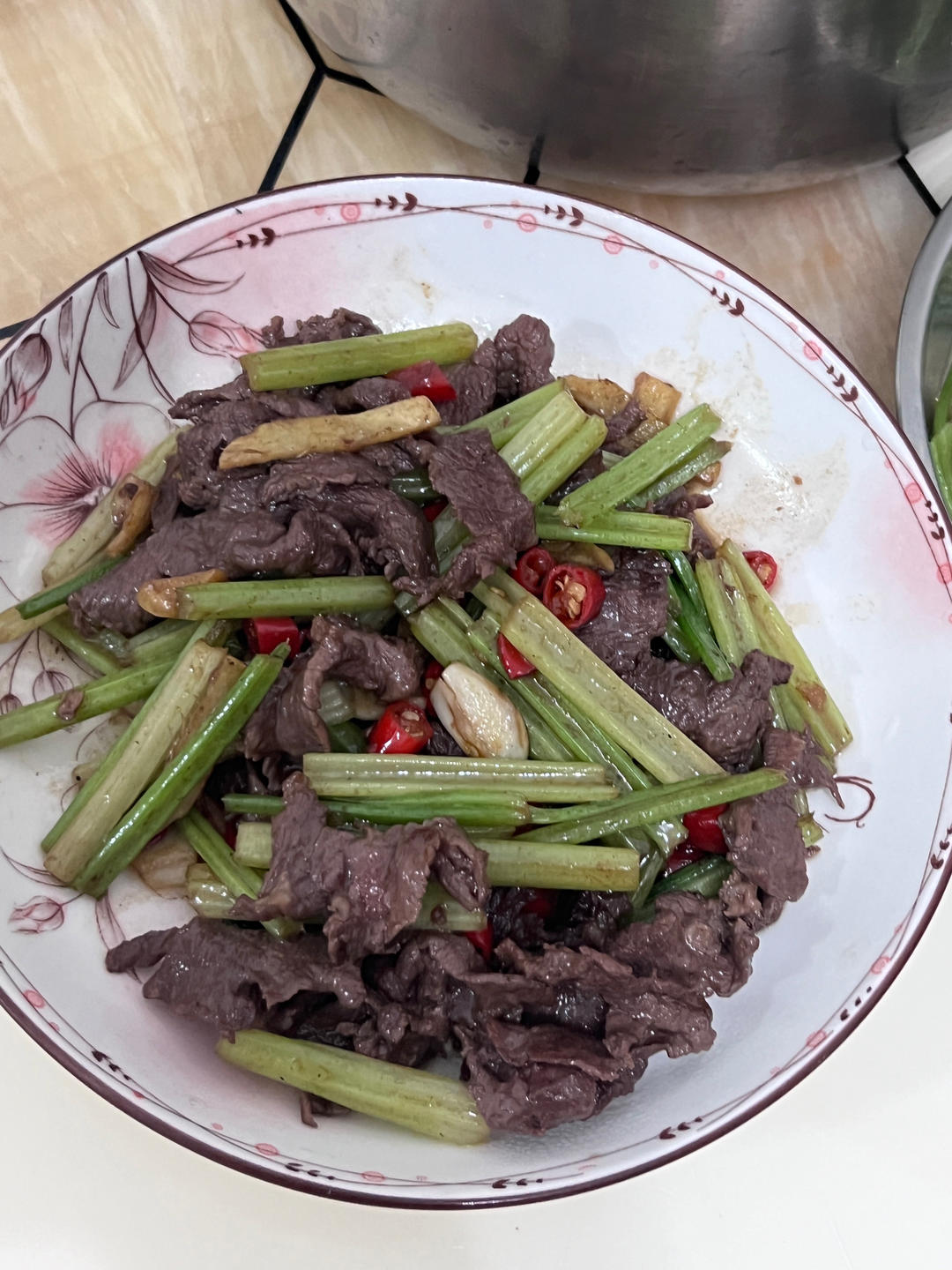 下饭神器又来了，试试这道芹菜炒牛肉！！