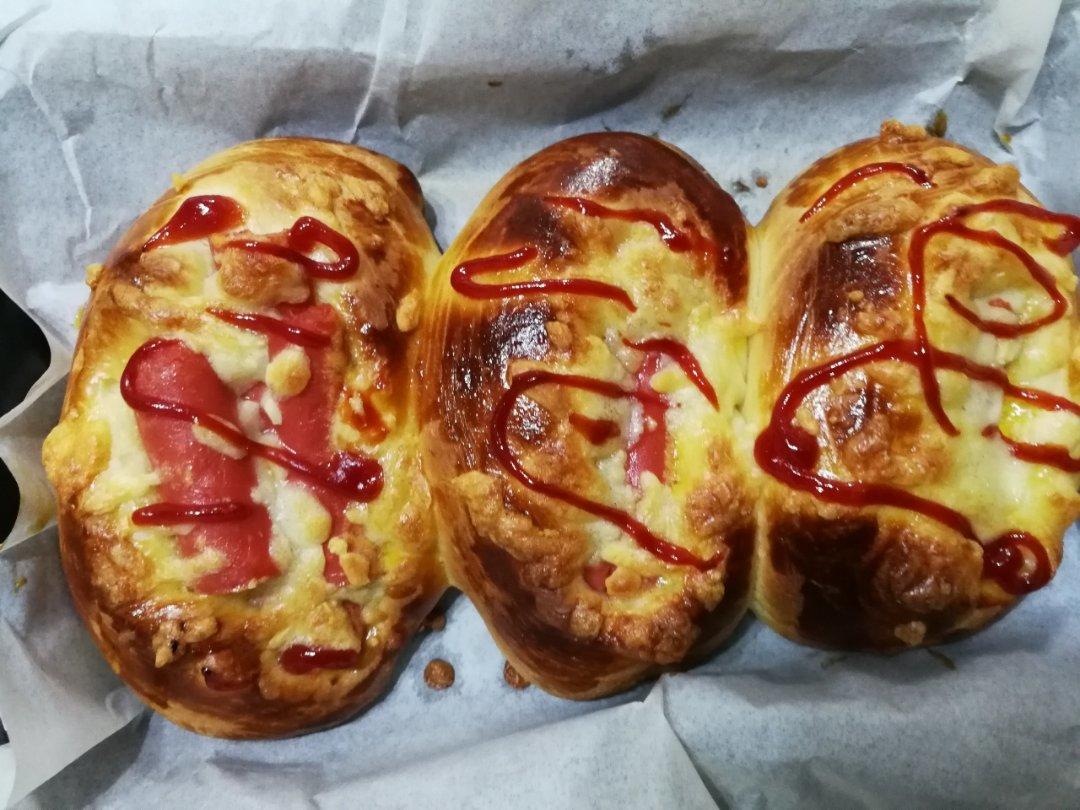 jessy8898做的面包夹香肠