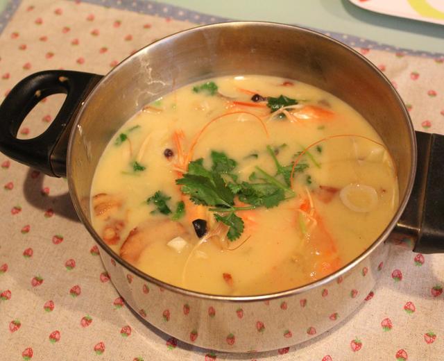 泰式海鮮冬陰功湯的做法