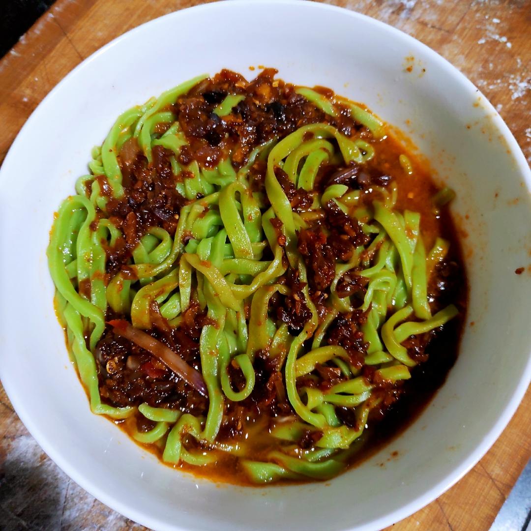 蔬菜汁手工面的做法