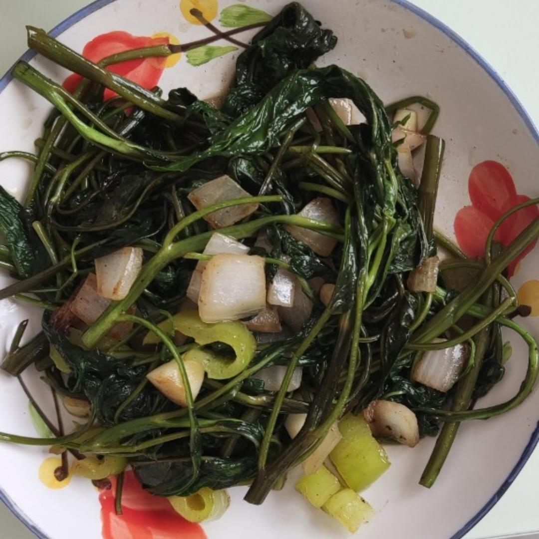 炝炒空心菜（不黑的秘密）