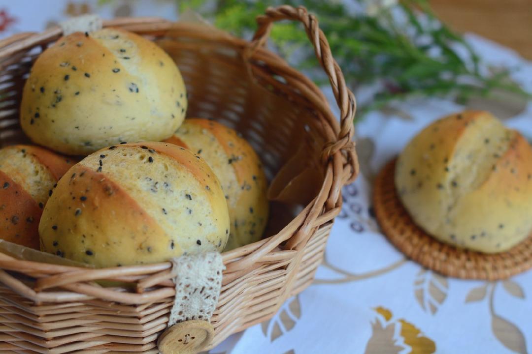 红薯黑芝麻面包球