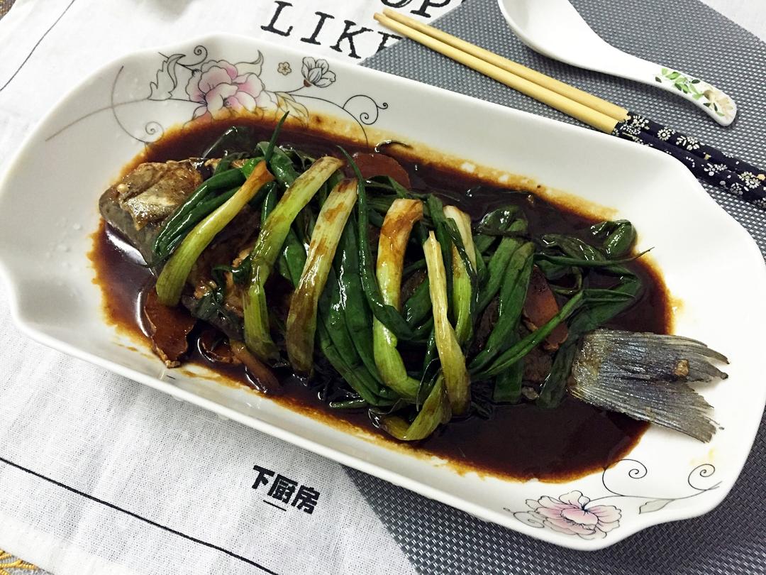 小葱烤鲫鱼的做法
