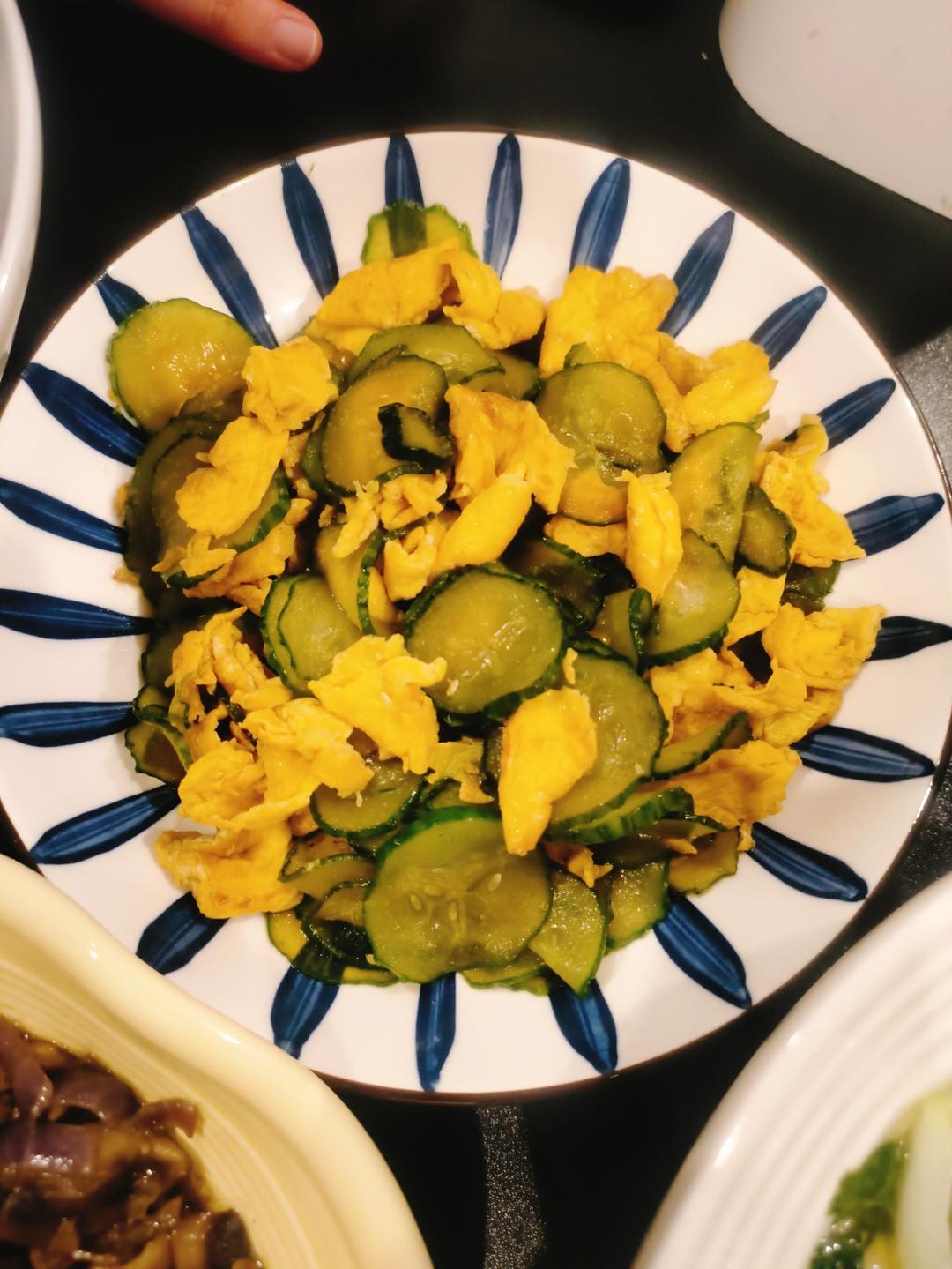 黄瓜炒鸡蛋（能吃出肉味的）