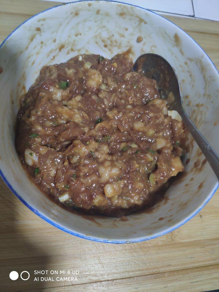 神仙配方肉包子     6个左右