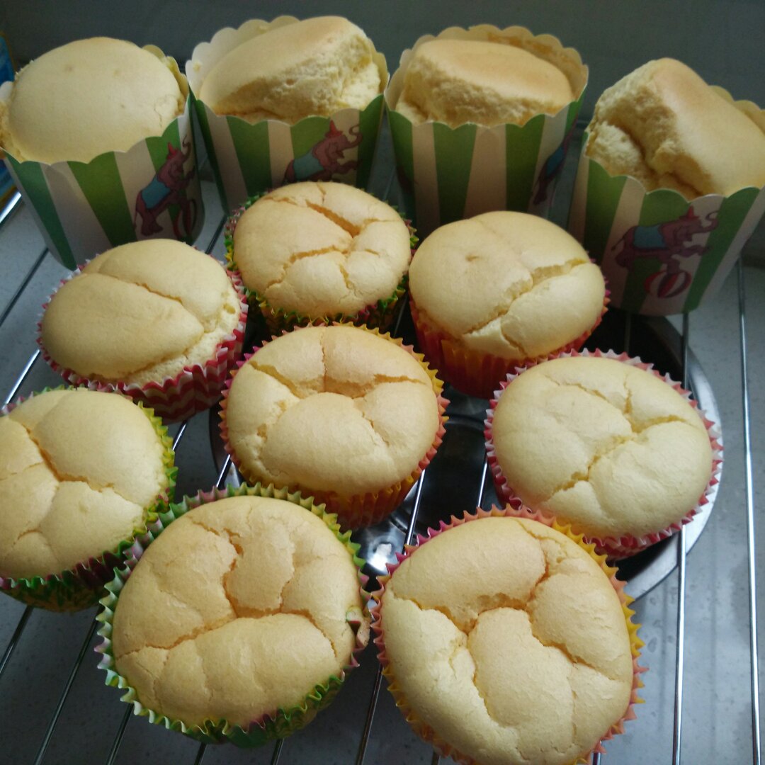 烤箱做蛋糕（戚风蛋糕的做法）