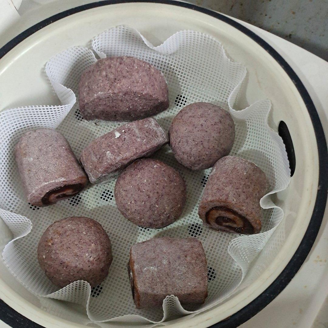 粗粮黑米馒头