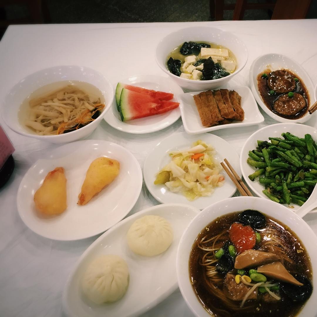 爱吃鱼的小猫咪咪