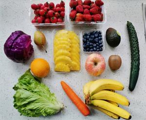 低脂餐—水果蔬菜沙拉的做法 步骤1