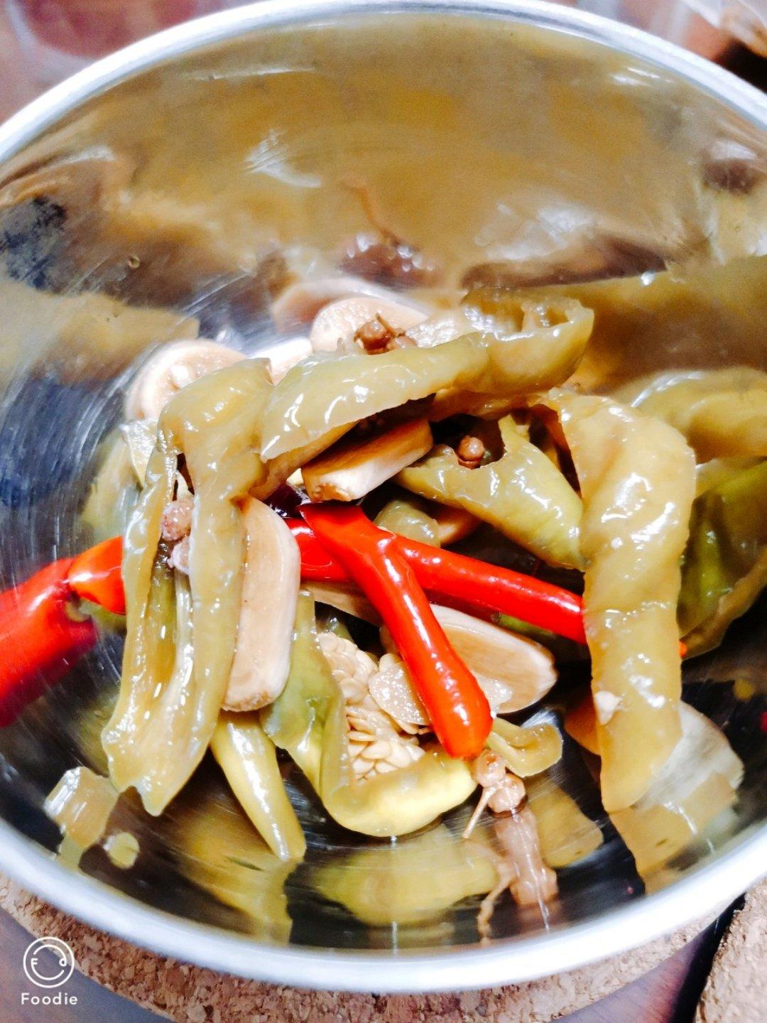 厨师长教你：“开胃青椒”的家常做法，味道鲜辣香醇，先收藏起来