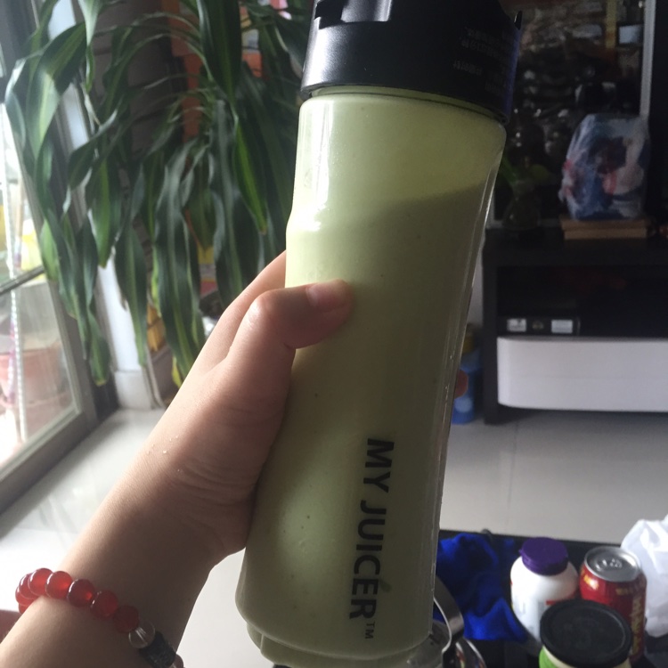 牛油果香蕉奶昔