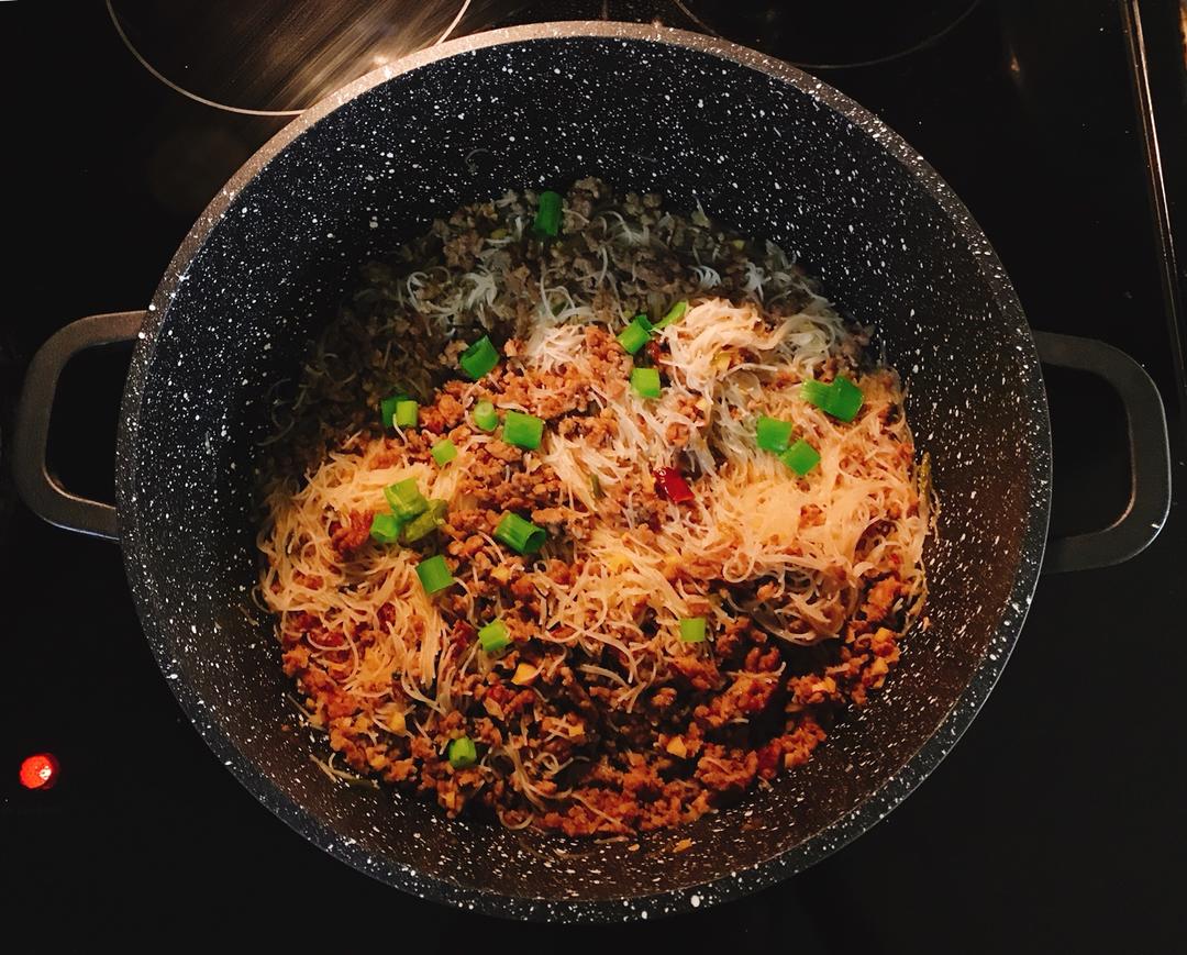 蚂蚁上树（肉末粉丝煲）