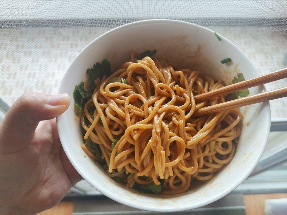 热干面酱汁调法/热干面