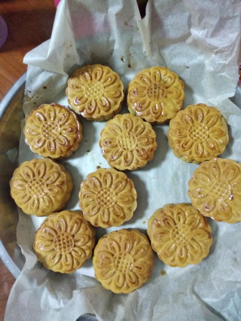 广式月饼—蛋黄莲蓉月饼