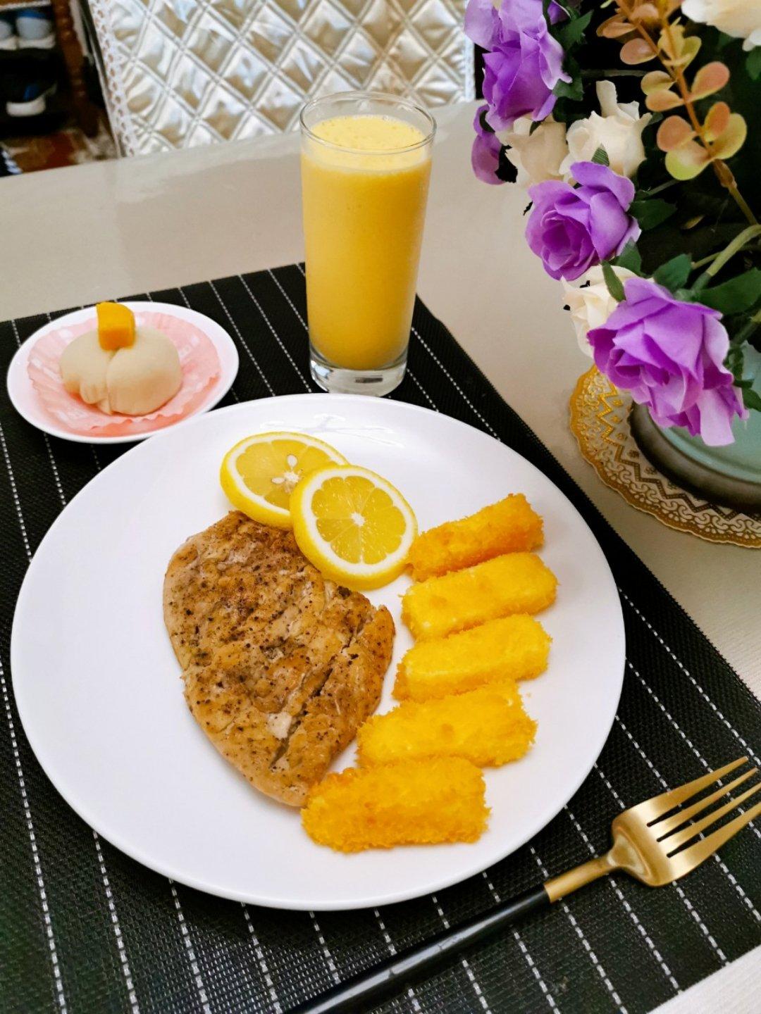 香煎黑胡椒鸡胸肉