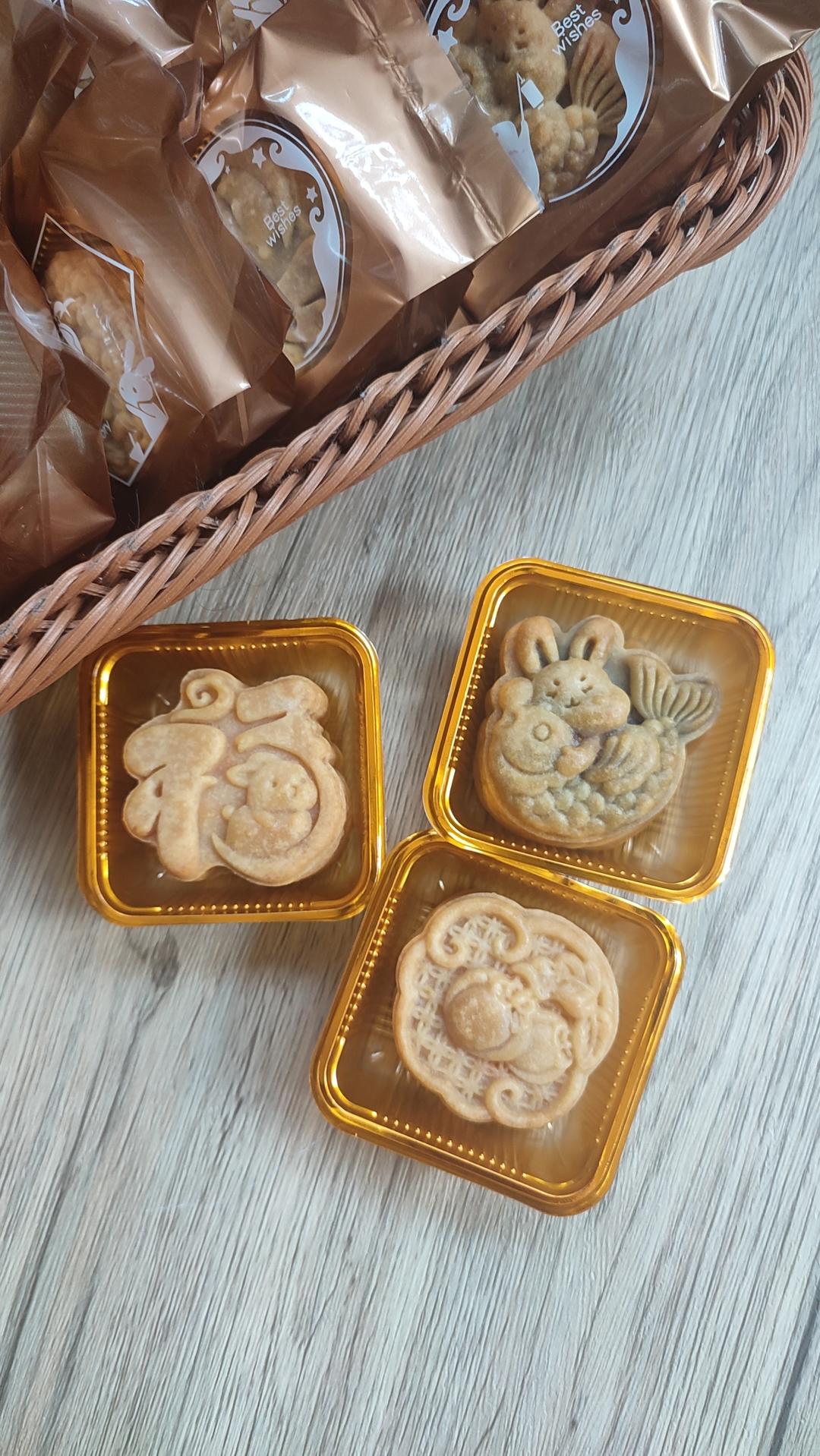 广式月饼—蛋黄莲蓉月饼