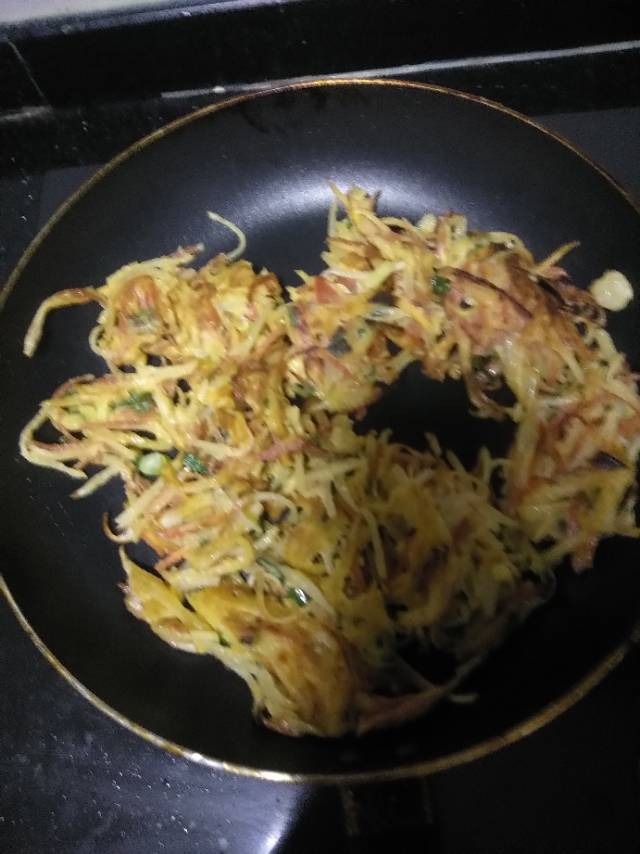 快手早餐：葱花鸡蛋饼