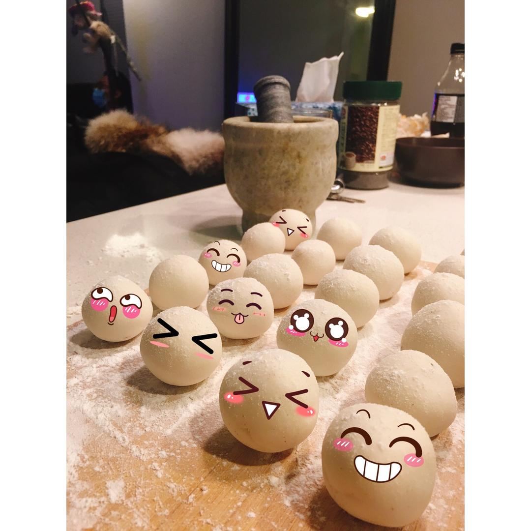 花生黑芝麻汤圆