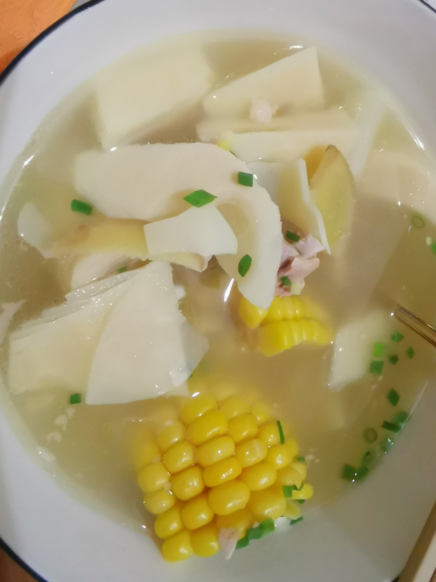 排骨玉米鲜笋汤的做法 步骤6