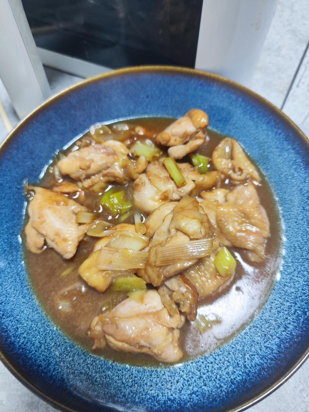 一人食·大葱炒鸡腿肉