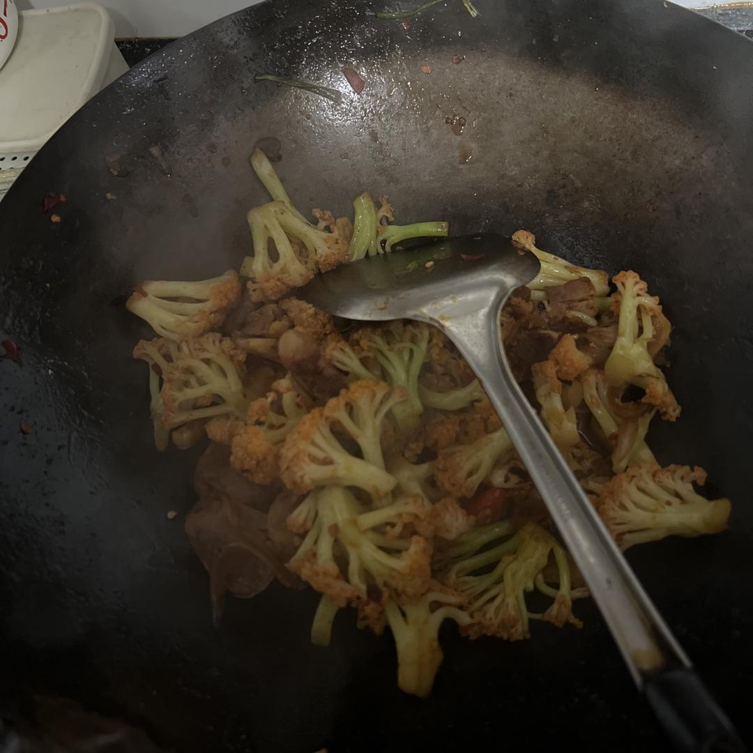 老干妈版干锅有机菜花，嘎嘎好吃下饭