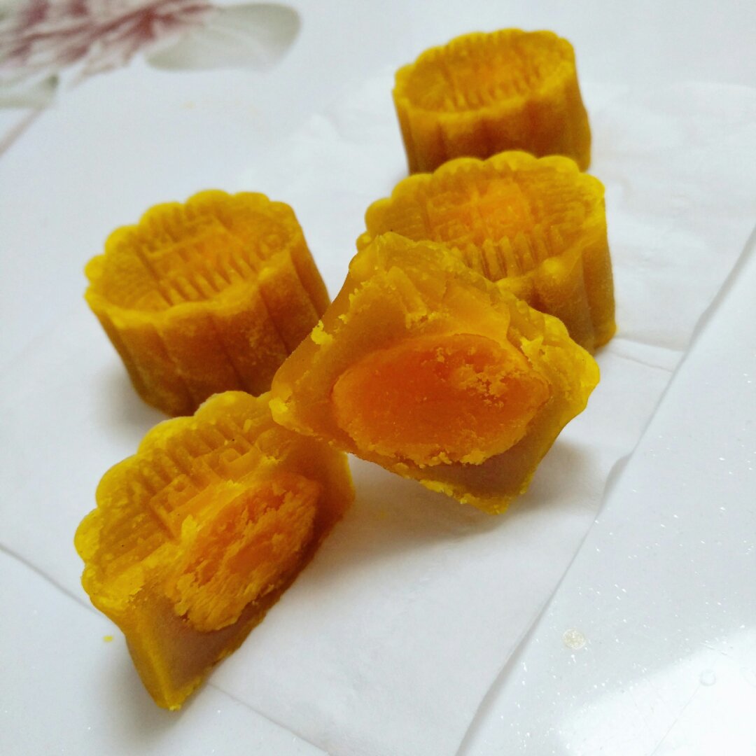 桃山皮—蛋黄莲蓉月饼