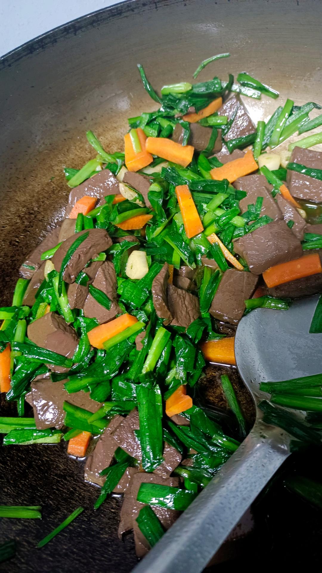 香辣韭菜炒鸭血