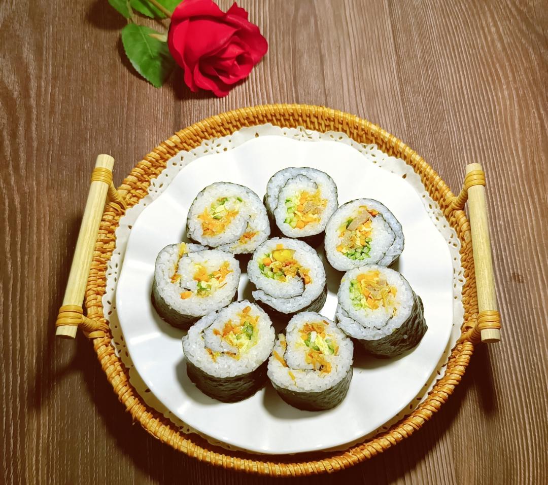 自制寿司（含寿司醋配方和超详细寿司卷法）
