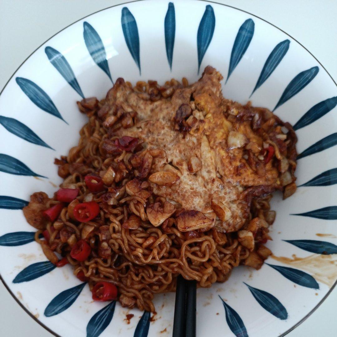 好吃到舔碗底的荷包蛋焖方便面