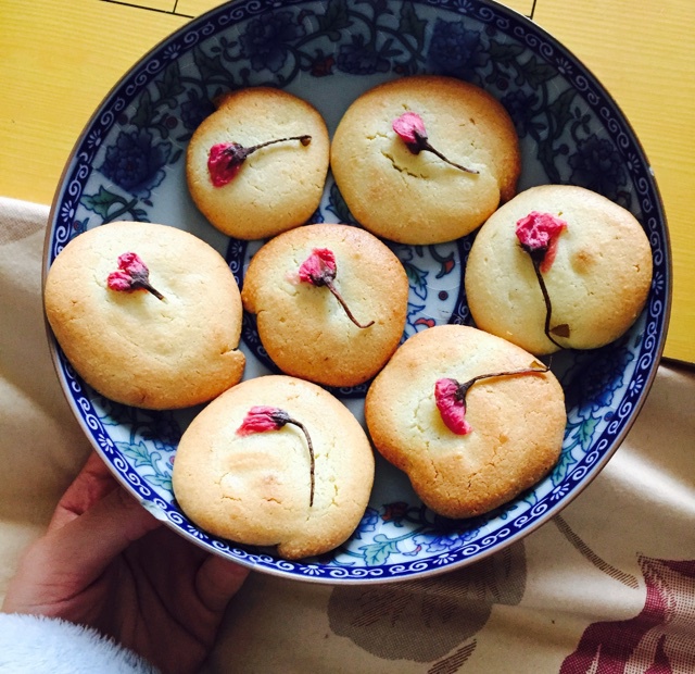 盐渍樱花薄脆片