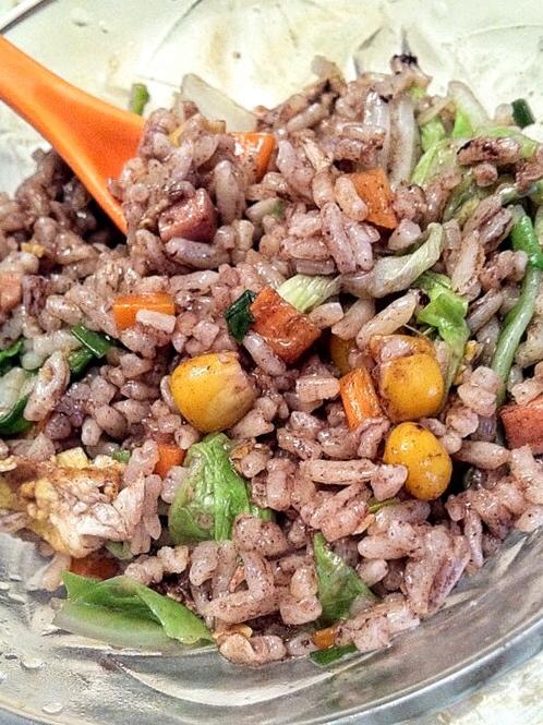 不吃沙拉会挂
Luscious salad