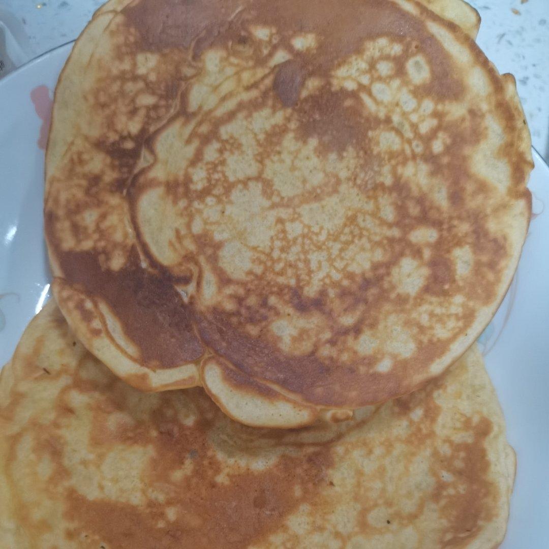 【宝宝辅食】有平底锅就可以做的香蕉煎饼 香甜可口又快手易做的手指食物