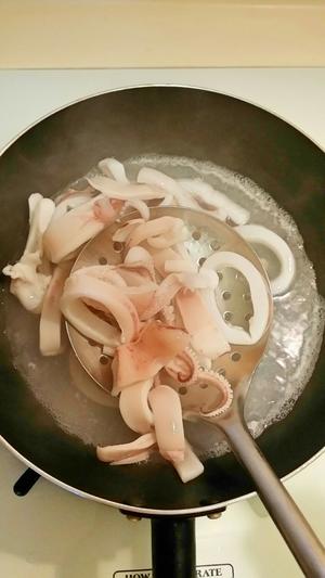 韓式辣炒魷魚的做法 步骤2