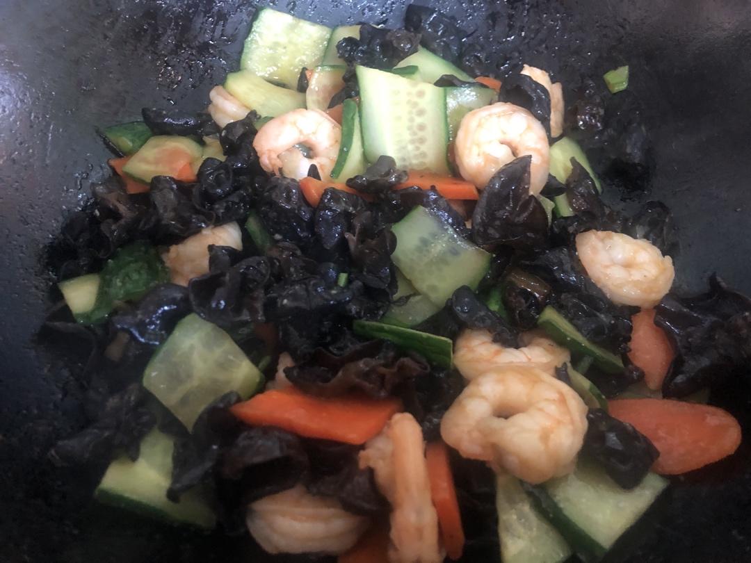青瓜木耳炒虾仁