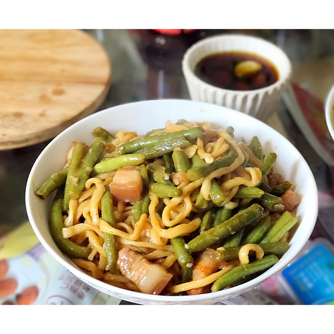 家常豆角焖面 Fried noodles with Bean