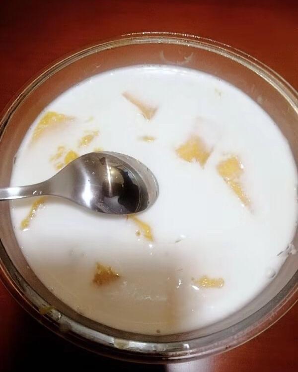 草莓芒果椰奶冻