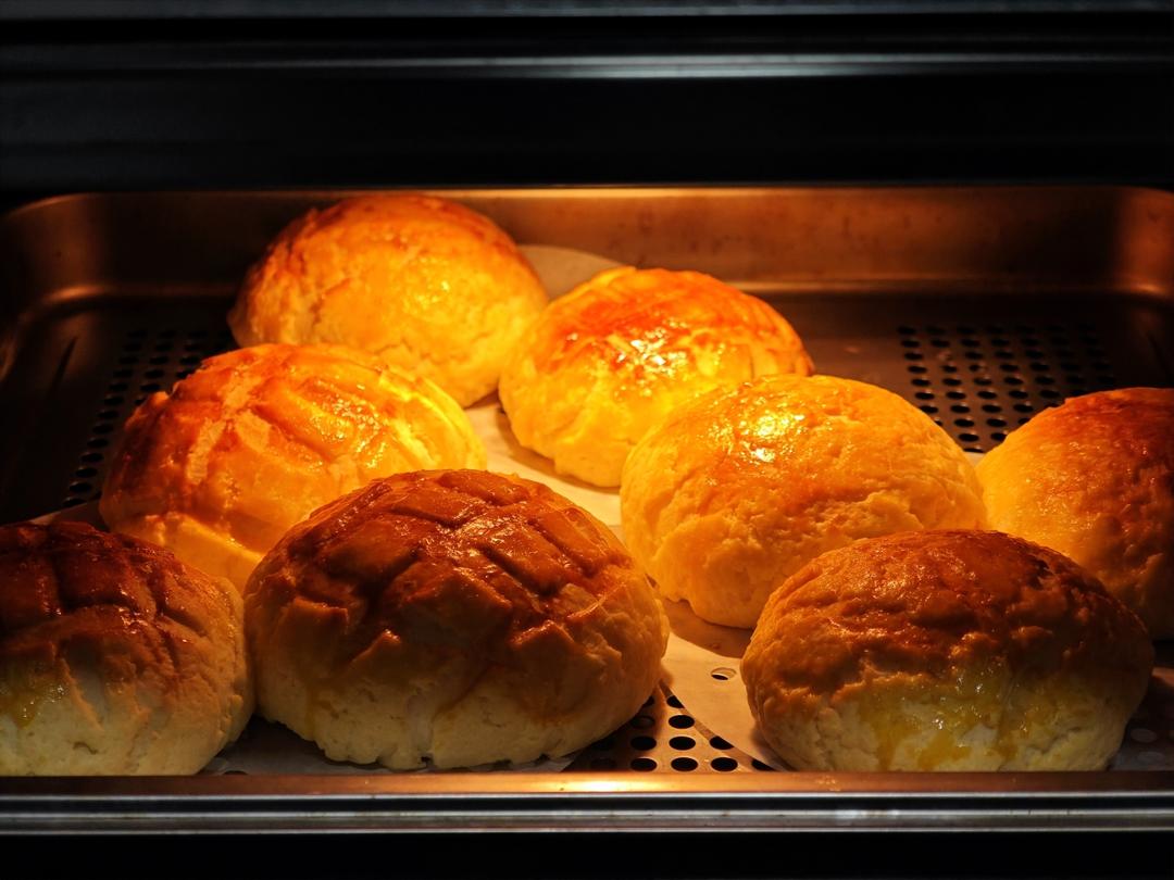 酥到掉渣的奶酥菠萝包