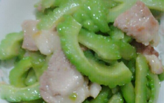 再简单的苦瓜炒肉片