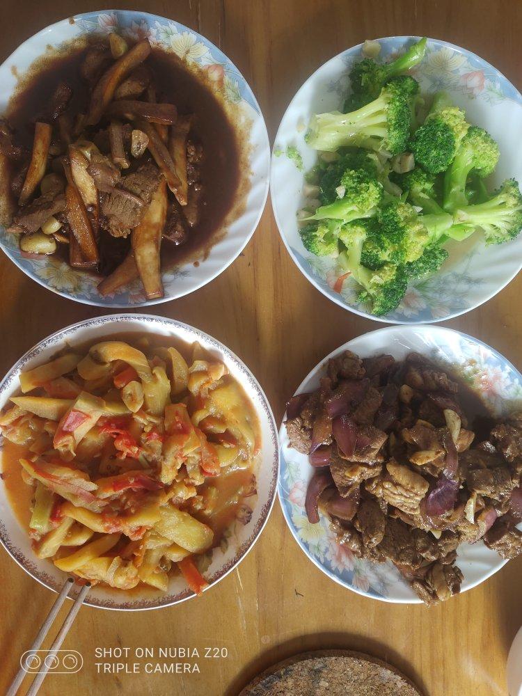 〈烧茄子〉，西红柿版。欣小厨 😉