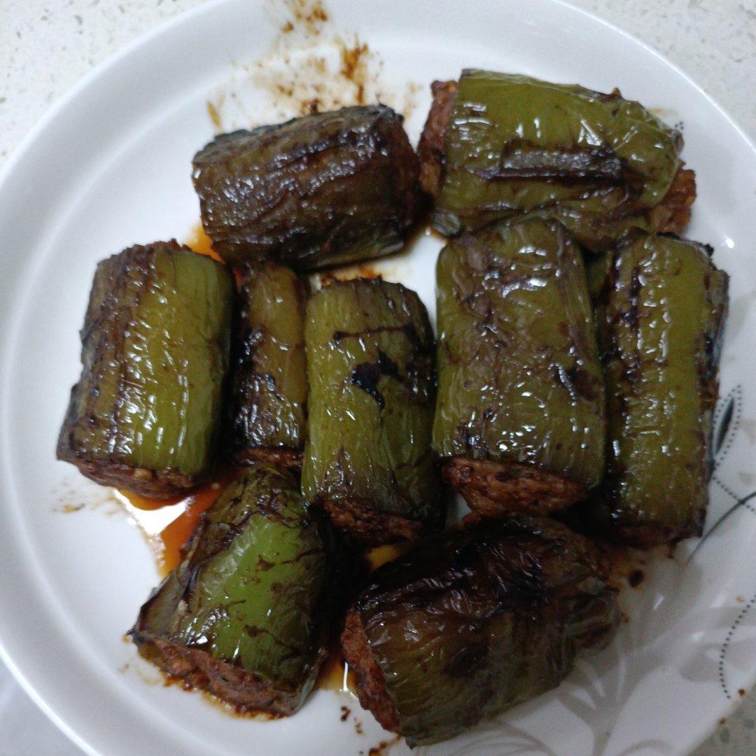 下饭菜“青椒酿肉”，香糯多汁鲜嫩下饭