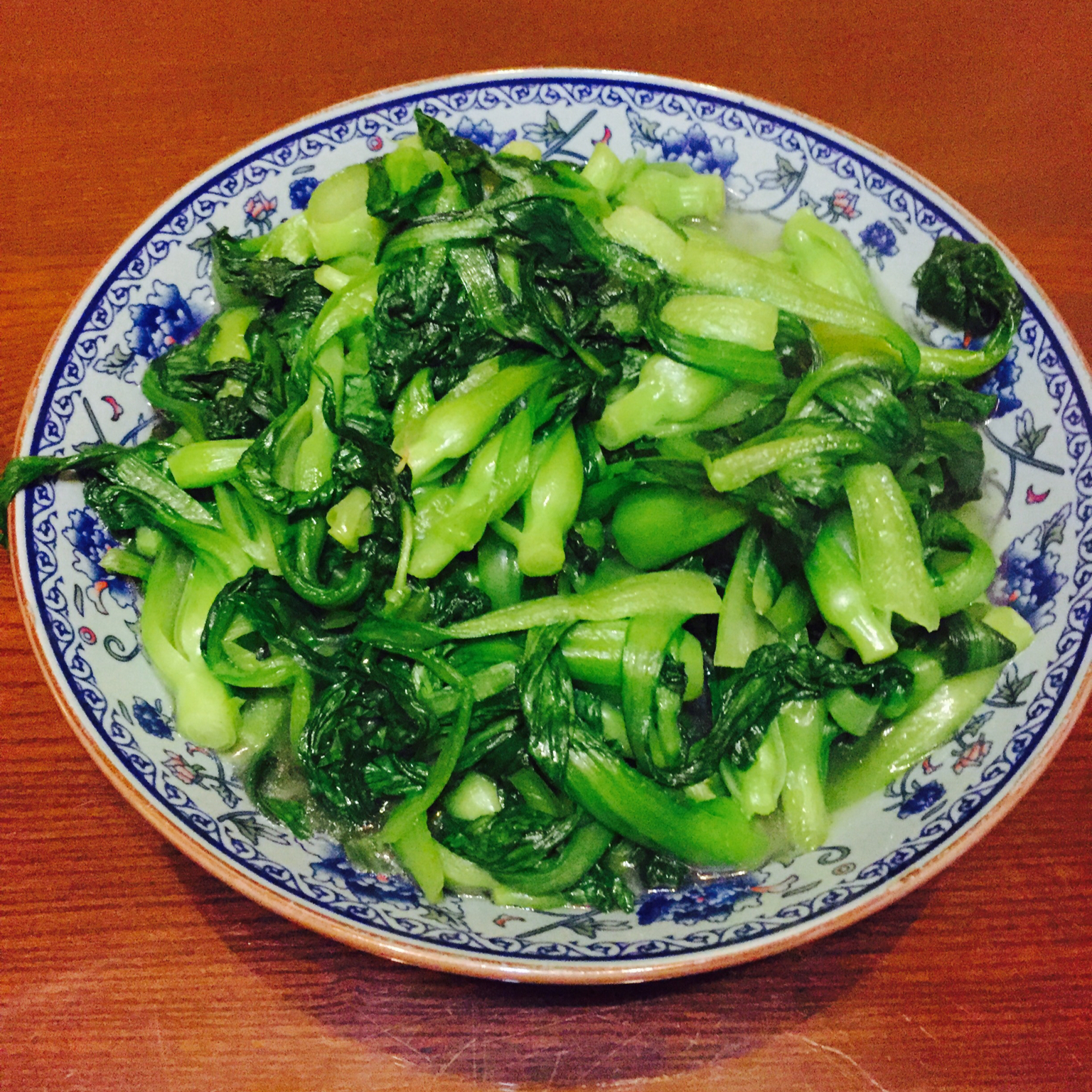 就吃窝边草的兔子做的蒜蓉鸡毛菜