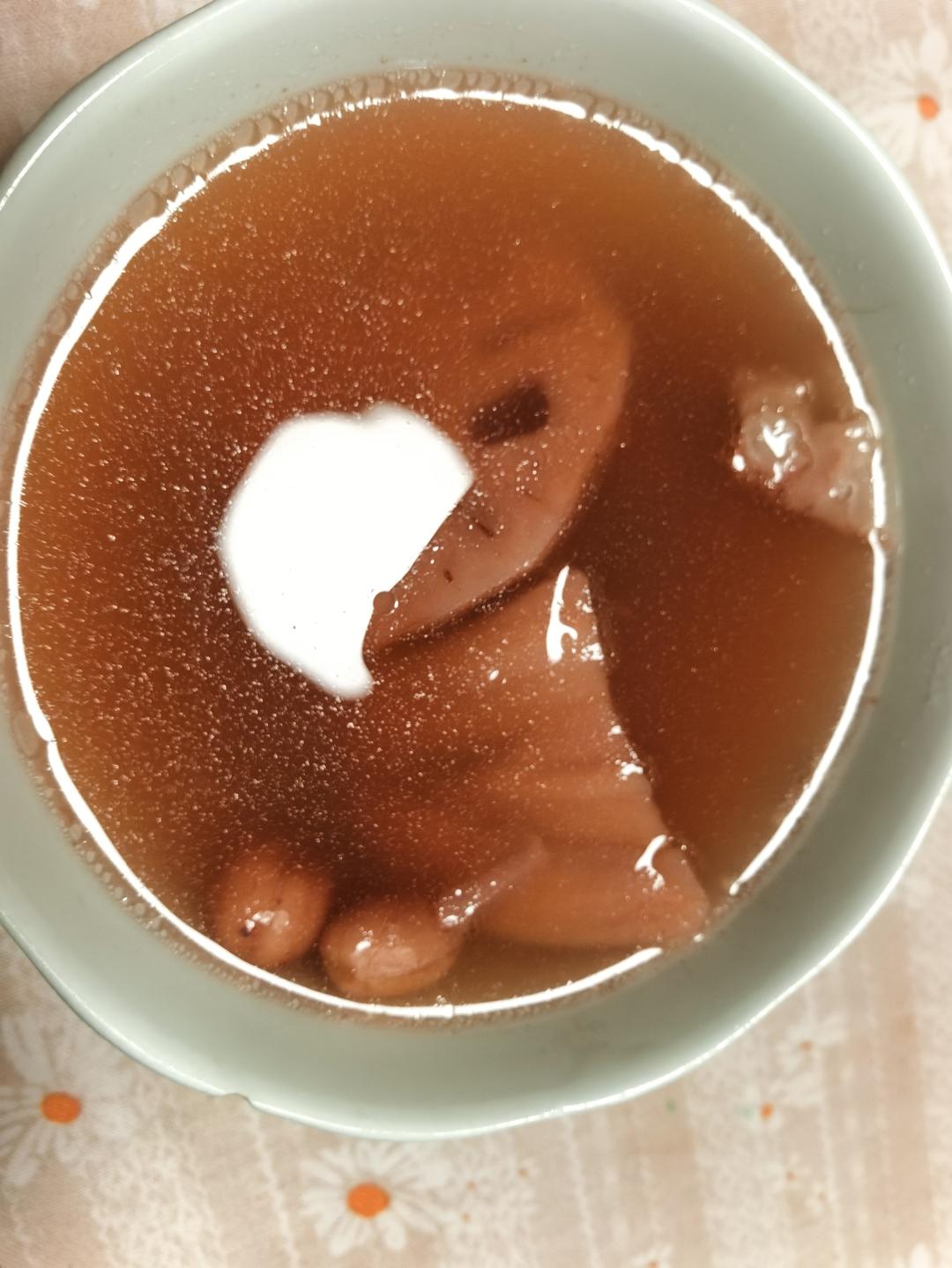秋冬一定要喝的花生莲藕汤