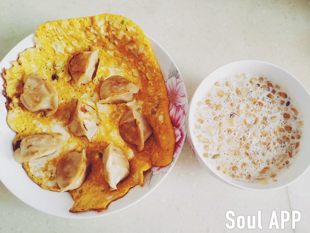 蛋抱煎饺（速冻饺）